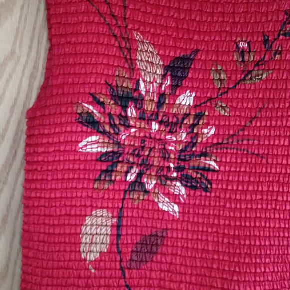 Top - Picture 2 of 4